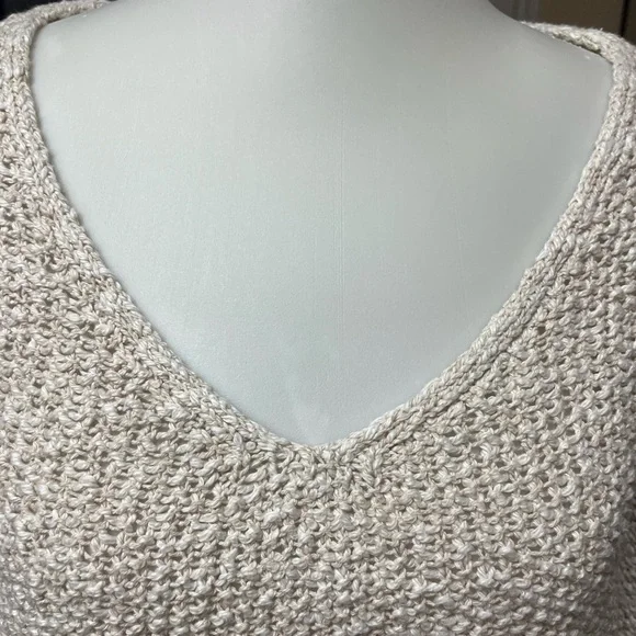 NWOT Chico’s Oatmeal Sweater - Picture 3 of 5